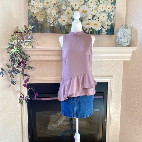 Banana Republic Tops - Banana Republic Ruffle Bottom Blouse